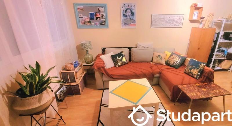 Chambre - 10 m² - 1 pièce