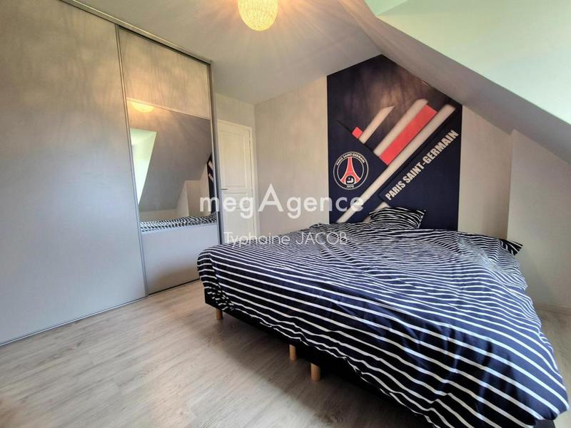Maison - 210 m² - 10 pièces