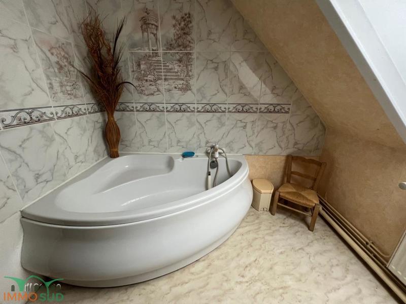 Propriété - 200 m² - 8 pièces