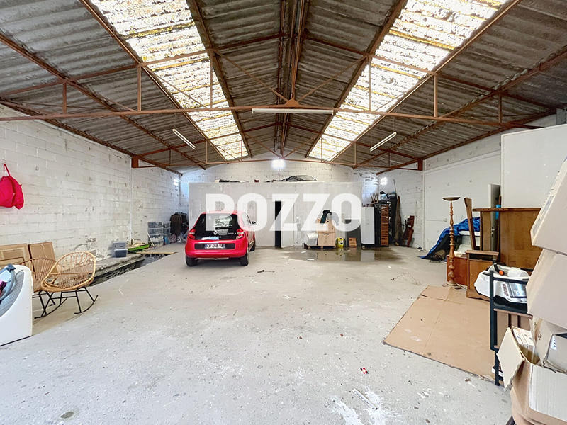 Local d'activité / Entrepôt - 250 m² - 6 pièces