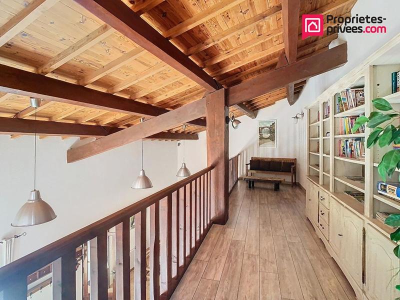 Maison - 215 m² - 9 pièces