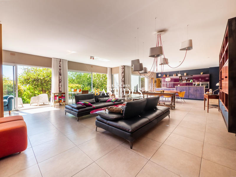 Maison contemporaine - 223 m² - 7 pièces