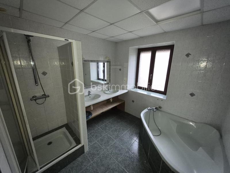 Maison - 178 m² - 7 pièces