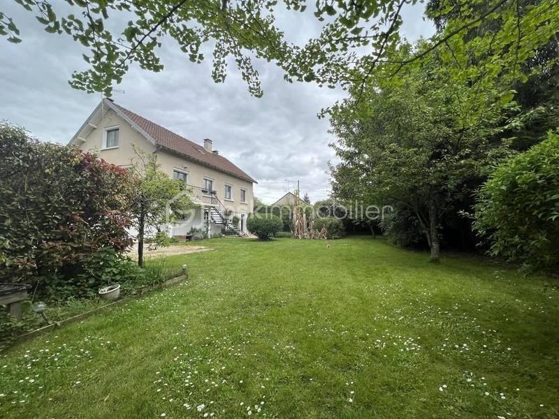 Maison - 185 m² - 8 pièces