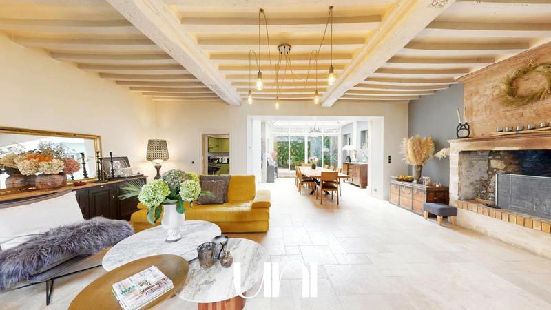 Maison - 300 m² - 9 pièces