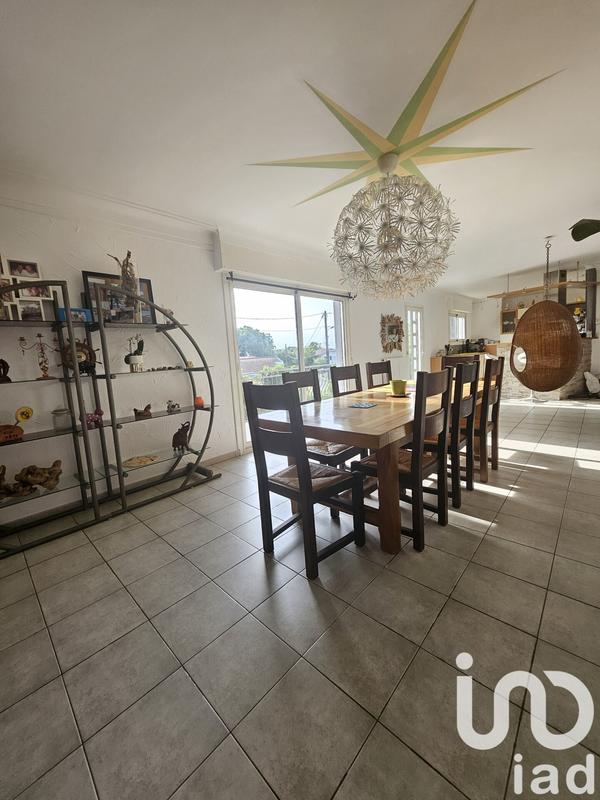 Maison - 217 m² - 5 pièces