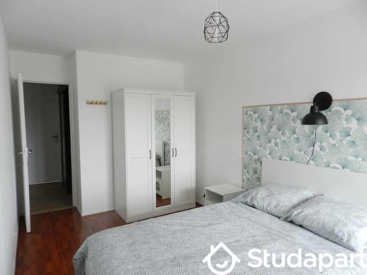 Chambre - 11 m² - 1 pièce