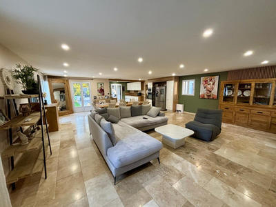 Villa - 210 m² - 6 pièces