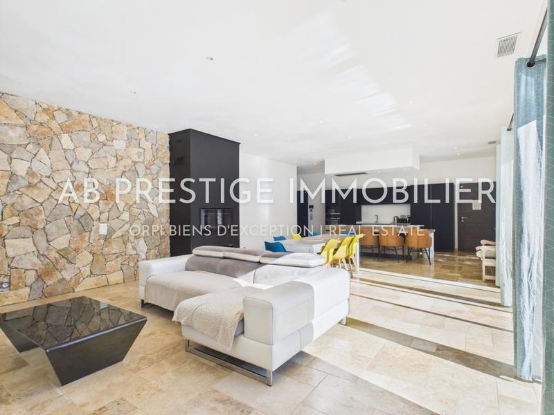 Maison - 180 m² - 5 pièces