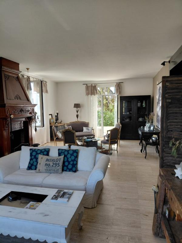 Maison - 252 m² - 9 pièces