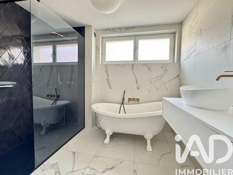 Appartement - 93 m² - 4 pièces