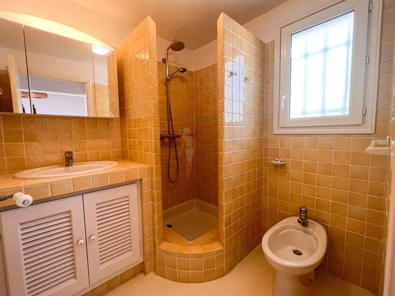 Maison traditionnelle - 230 m² - 5 pièces