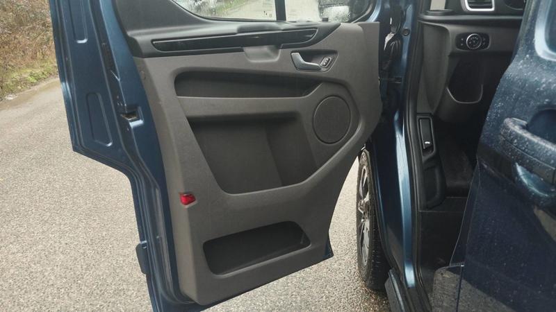 Ford Transit Custom Fourgon Vu L2h1 290 2.0 Ecoblue 185 Sport