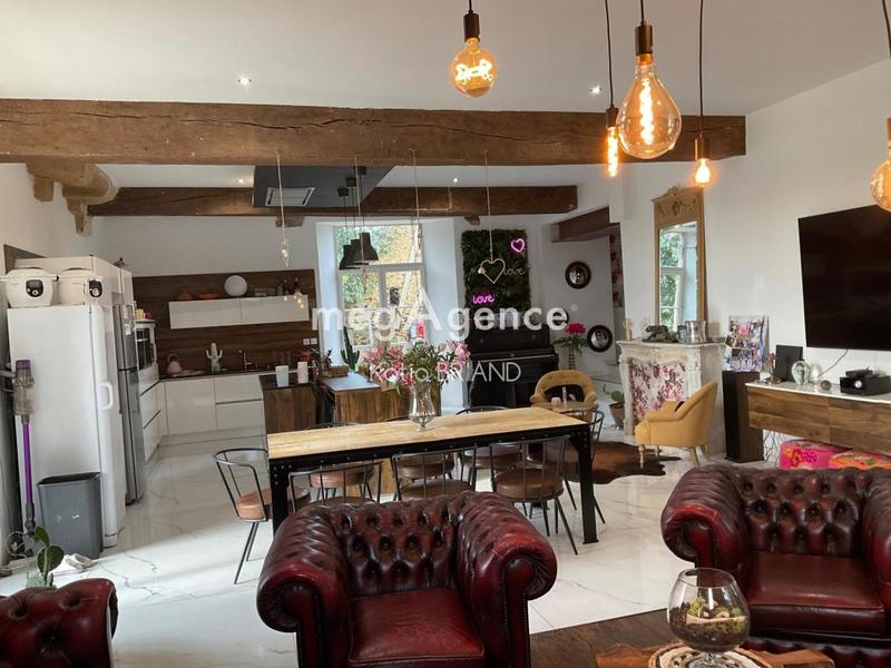 Maison - 259 m² - 9 pièces