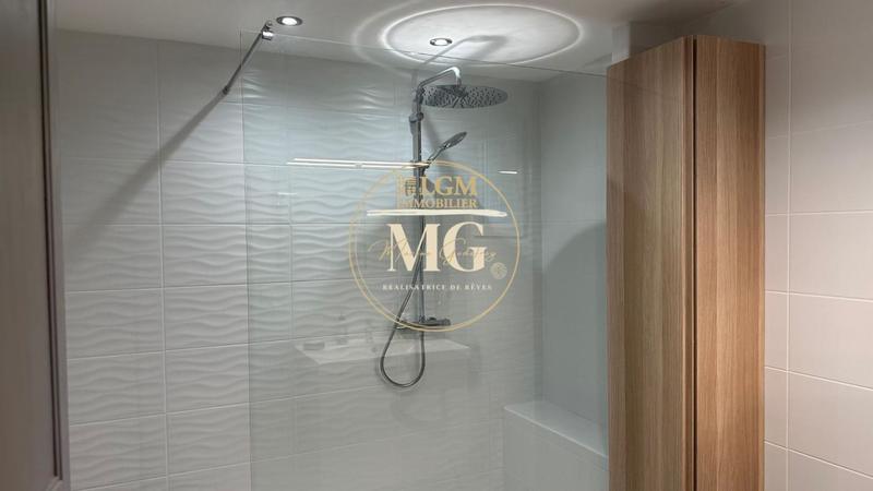 Maison - 203 m² - 6 pièces