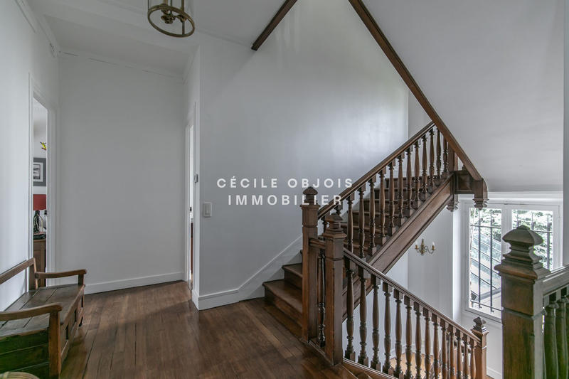 Maison - 272 m² - 11 pièces