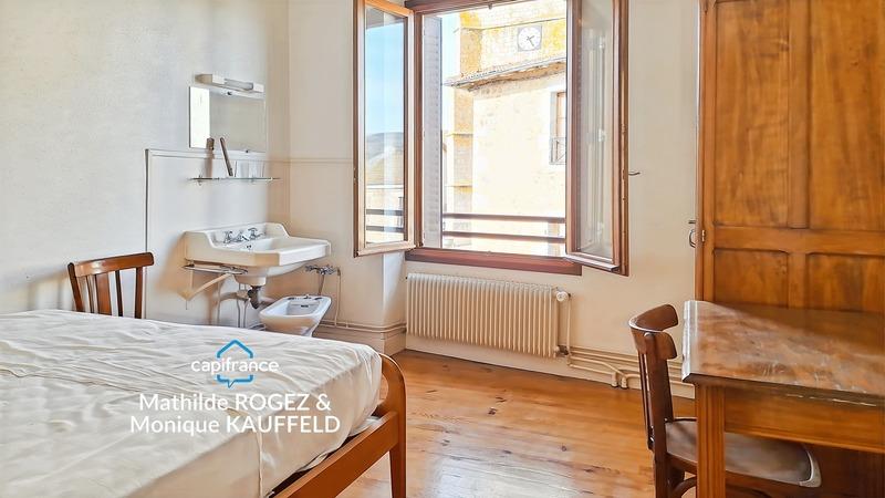 Maison de village - 280 m² - 12 pièces