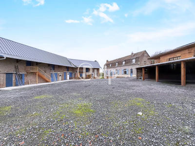 Maison - 227 m² - 9 pièces