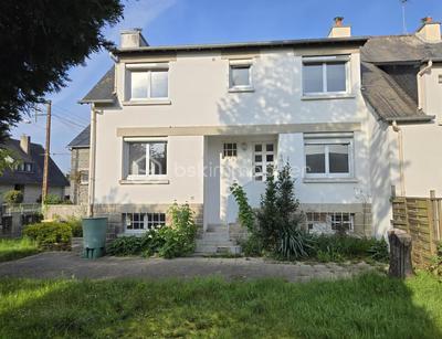 Maison - 101 m² - 5 pièces