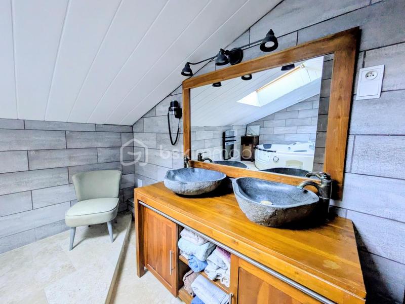 Maison - 196 m² - 8 pièces