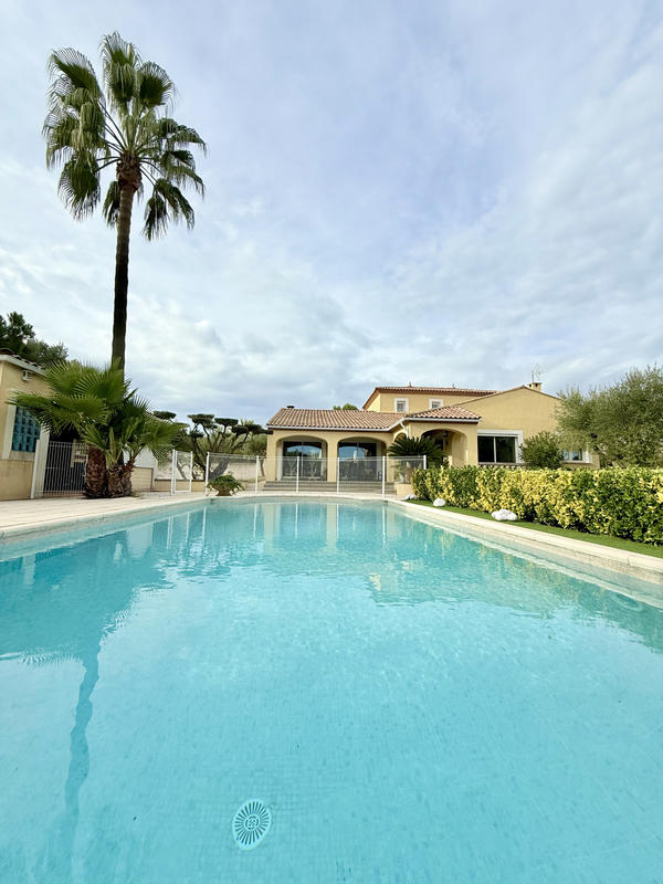 Maison - 189 m² - 6 pièces