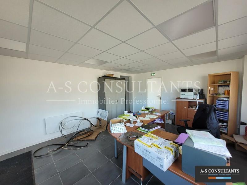 Local d'activité / Entrepôt - 918 m²