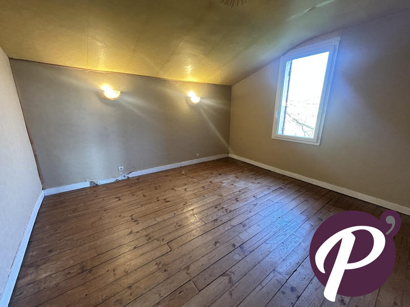 Maison - 203 m² - 10 pièces