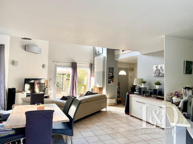 Maison - 192 m² - 6 pièces