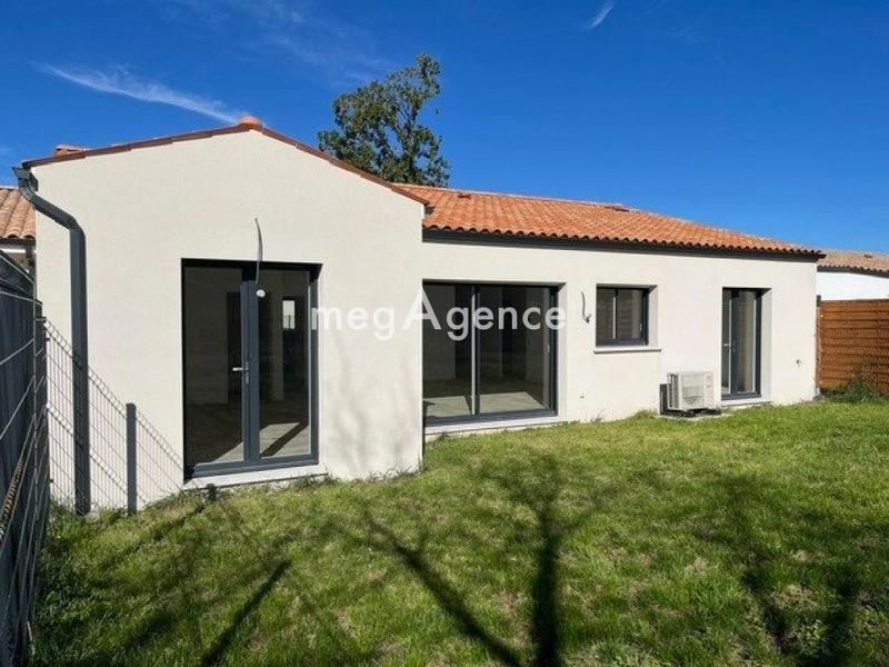 Maison traditionnelle - 122 m² - 4 pièces