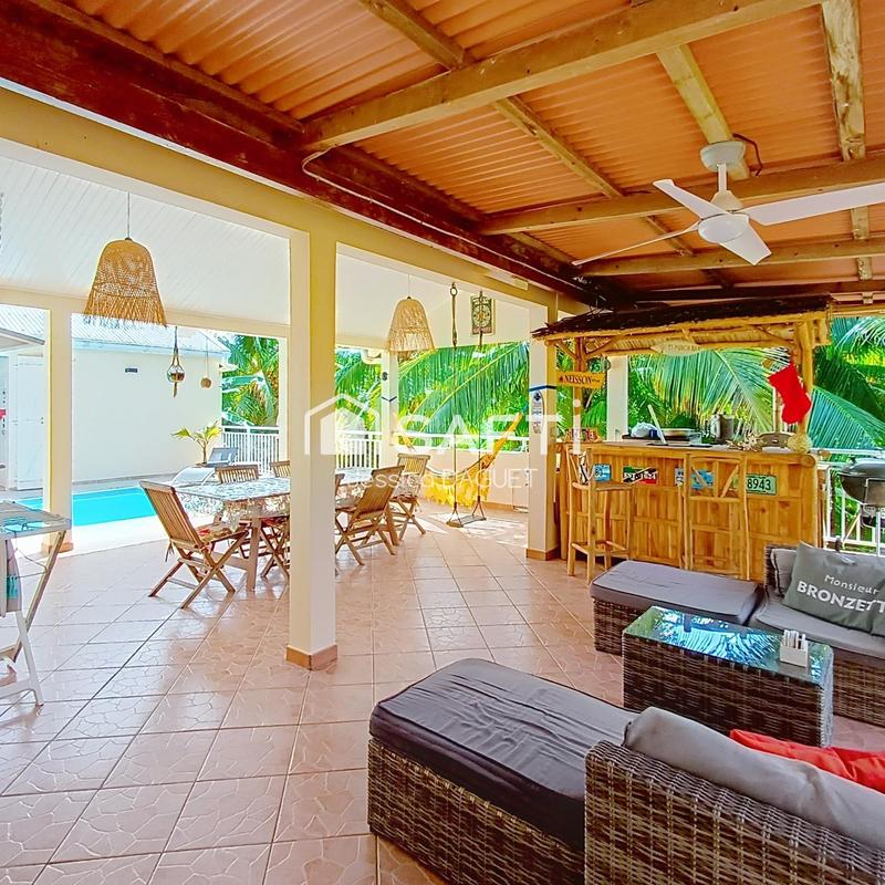 Maison - 208 m² - 8 pièces