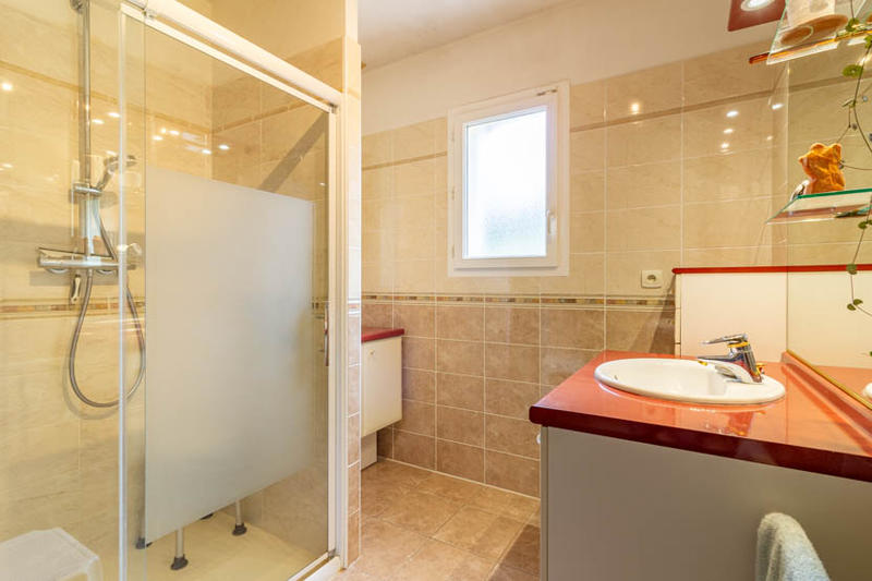 Maison - 235 m² - 7 pièces