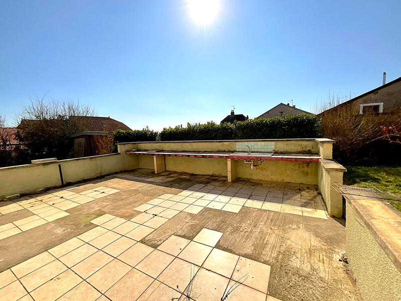 Maison - 260 m² - 7 pièces