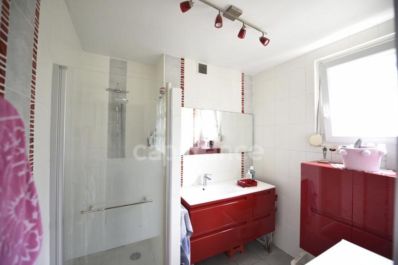 Maison - 111 m² - 5 pièces