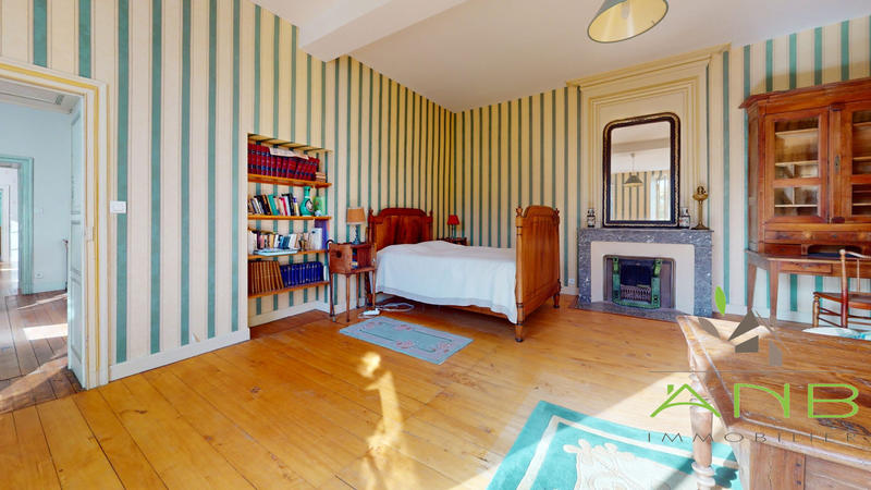 Maison ancienne - 691 m² - 19 pièces