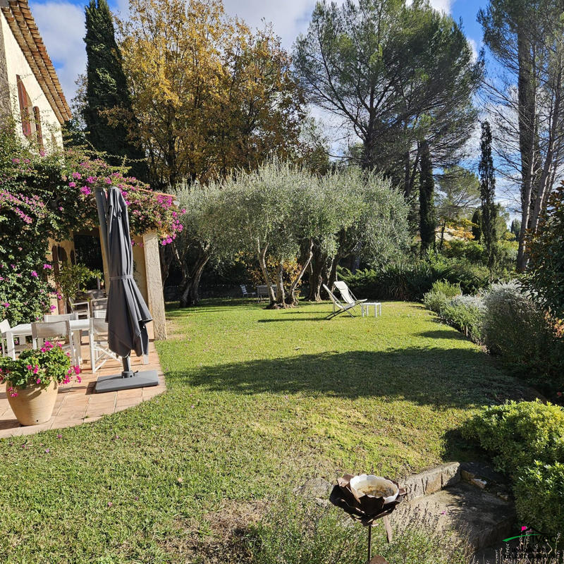 Maison - 205 m² - 6 pièces