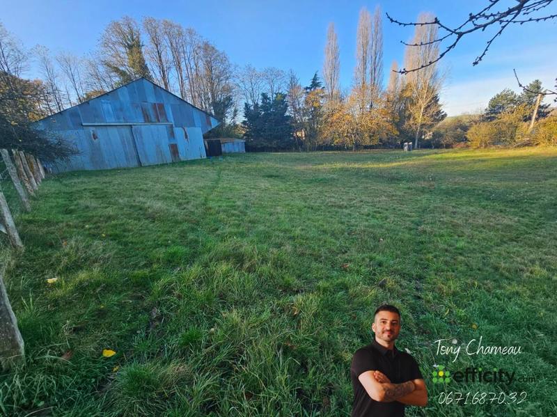 Terrain - 18 104 m²