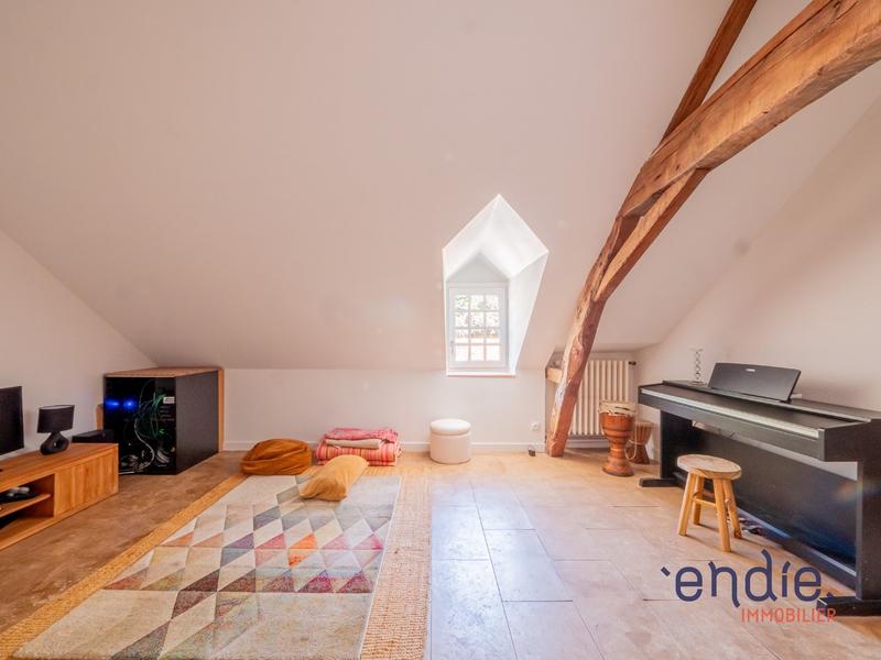 Maison - 450 m² - 16 pièces