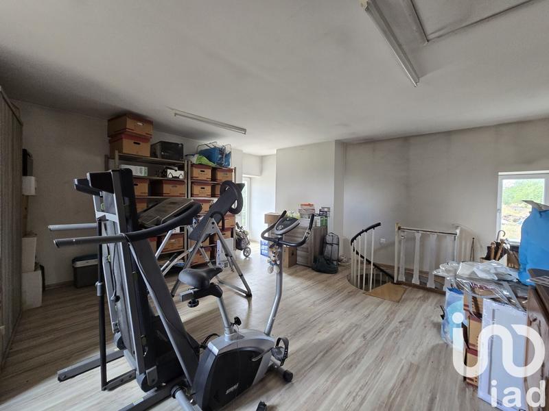 Maison - 208 m² - 9 pièces