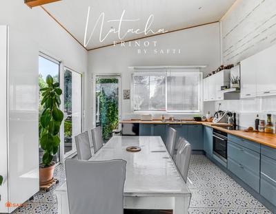 Maison - 210 m² - 8 pièces