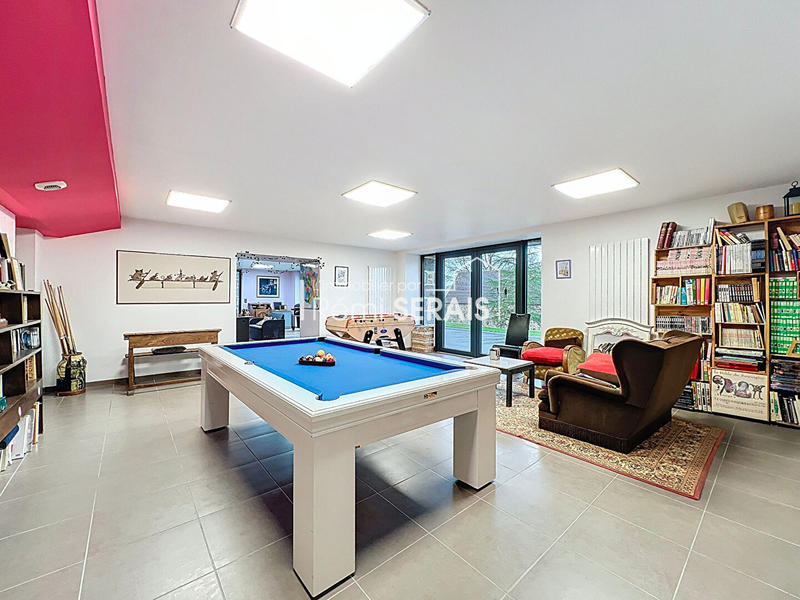 Demeure - 593 m² - 8 pièces