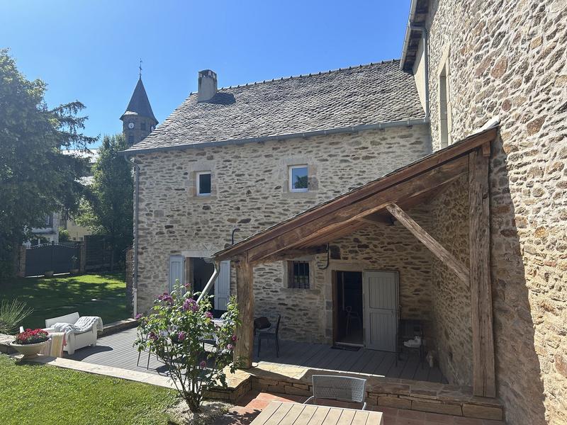 Maison - 644 m² - 16 pièces