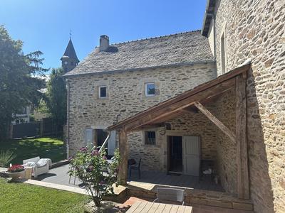 Maison - 644 m² - 16 pièces