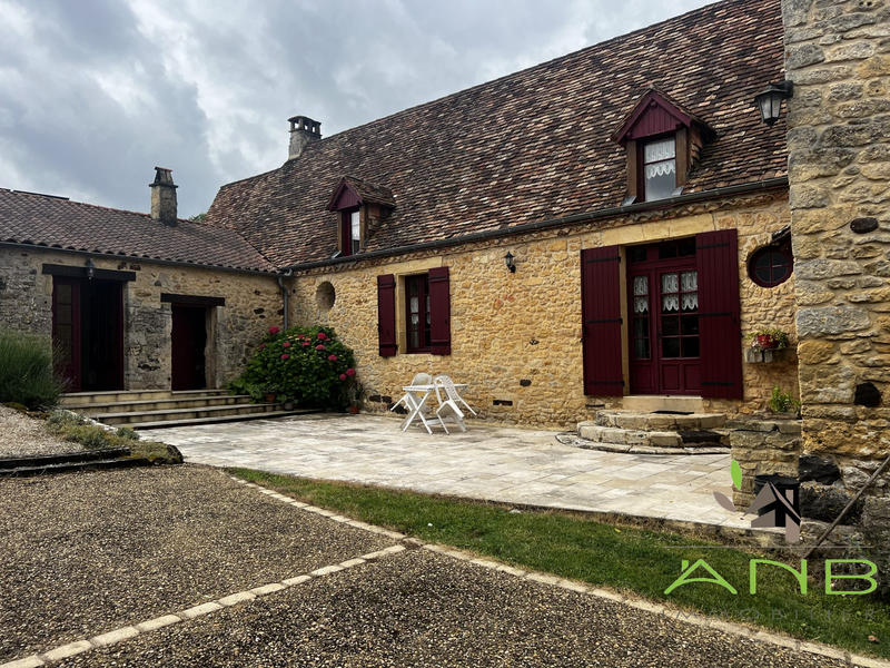 Maison - 330 m² - 12 pièces