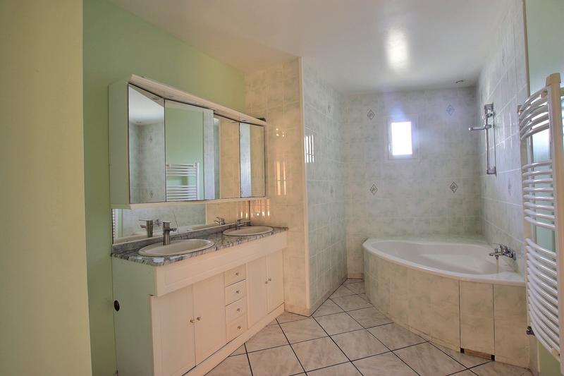 Villa - 120 m² - 4 pièces