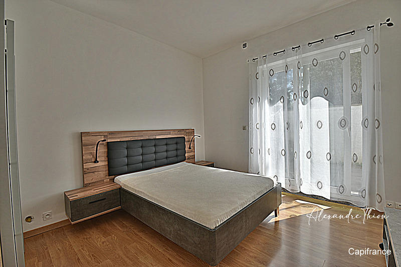 Maison - 288 m² - 12 pièces