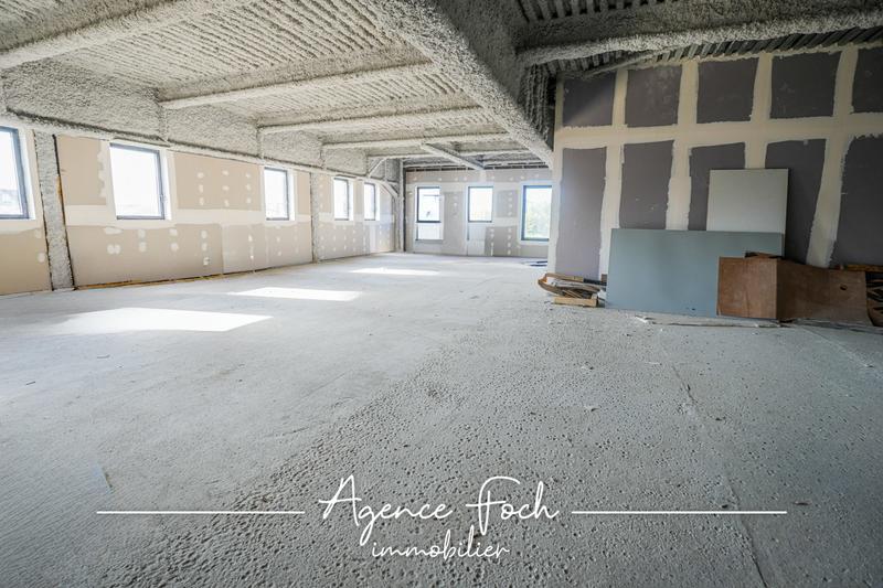Local d'activités - 246 m²