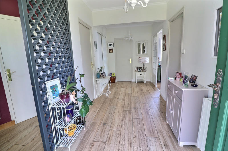 Propriété - 220 m² - 8 pièces