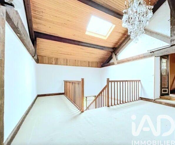 Maison - 310 m² - 9 pièces