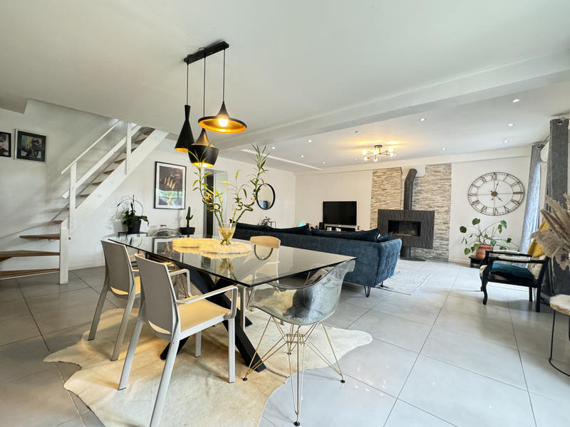 Maison - 110 m² - 4 pièces