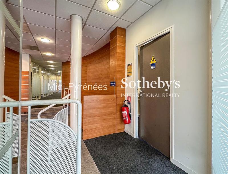 Local d'activités - 317 m²